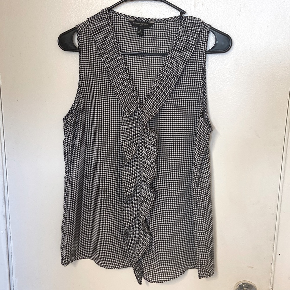 Like New, Sleeveless Banana Republic Tank, Size Small, Black & White, Pullover